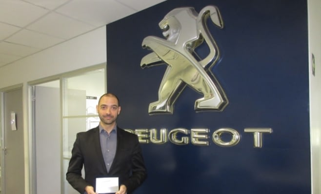 Imagem ilustrativa da notícia: Placa do Prêmio AutoData é entregue à Peugeot