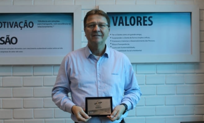 Imagem ilustrativa da notícia: Librelato recebe a placa do Prêmio AutoData