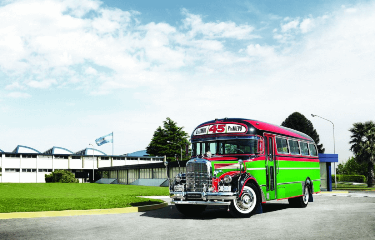 Imagem ilustrativa da notícia: Mercedes-Benz comemora 70 anos de produção na Argentina