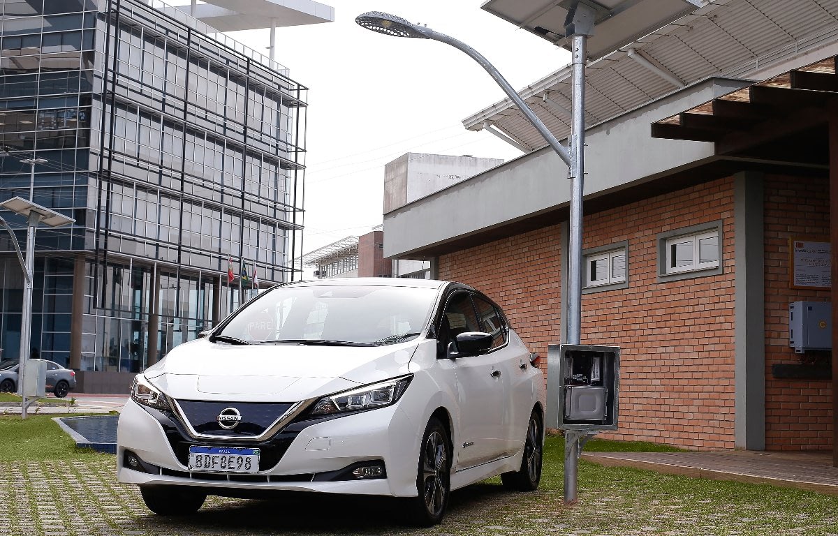 Imagem ilustrativa da notícia: Nissan e UFSC testam baterias do Leaf em postes de iluminação