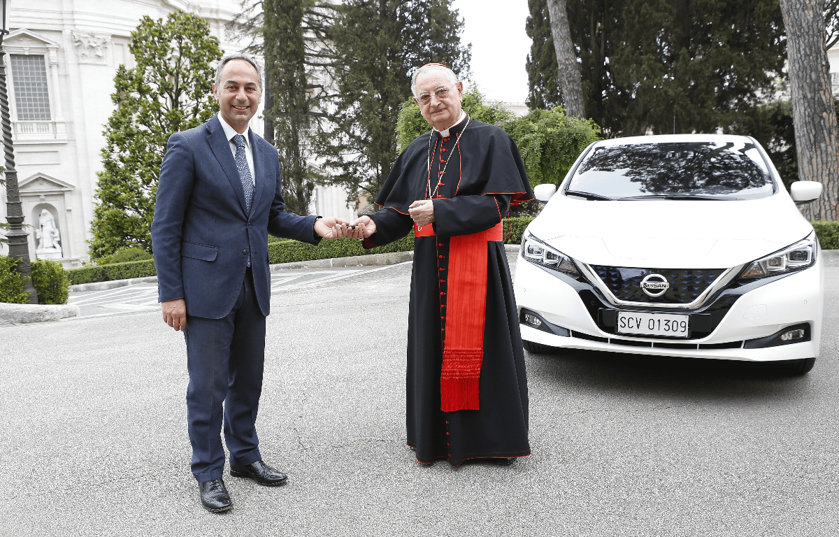 Imagem ilustrativa da notícia: Nissan entrega um Leaf para a frota do Vaticano