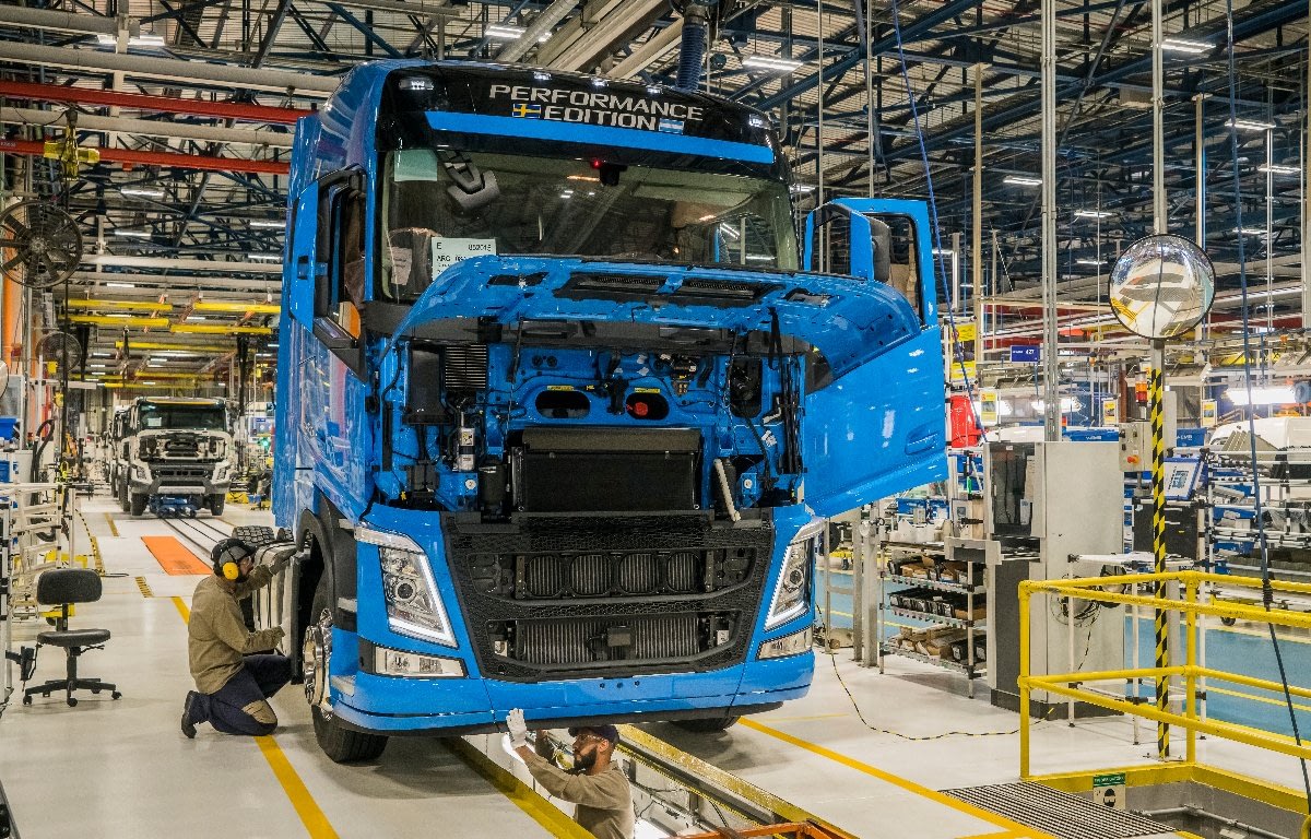 Imagem ilustrativa da notícia: Produção de caminhões em janeiro cresce 5%