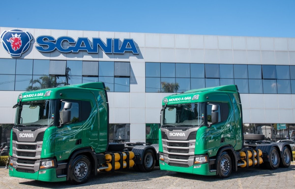 Imagem ilustrativa da notícia: Scania entrega primeiros caminhões a gás