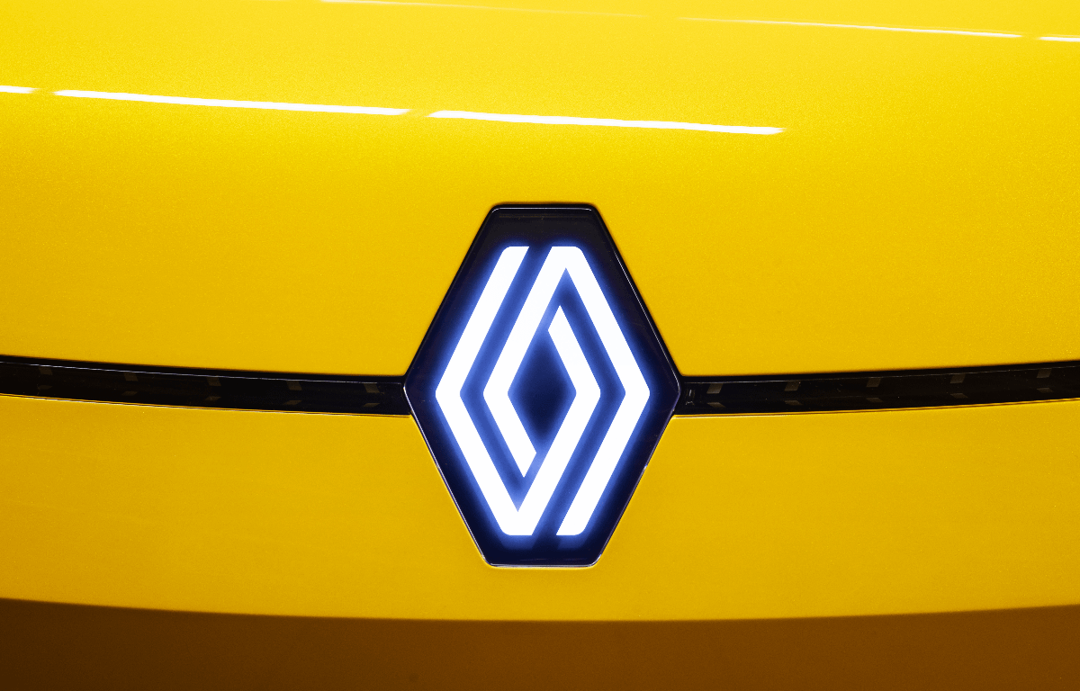 Imagem ilustrativa da notícia: Sem fazer barulho Renault renova seu losango