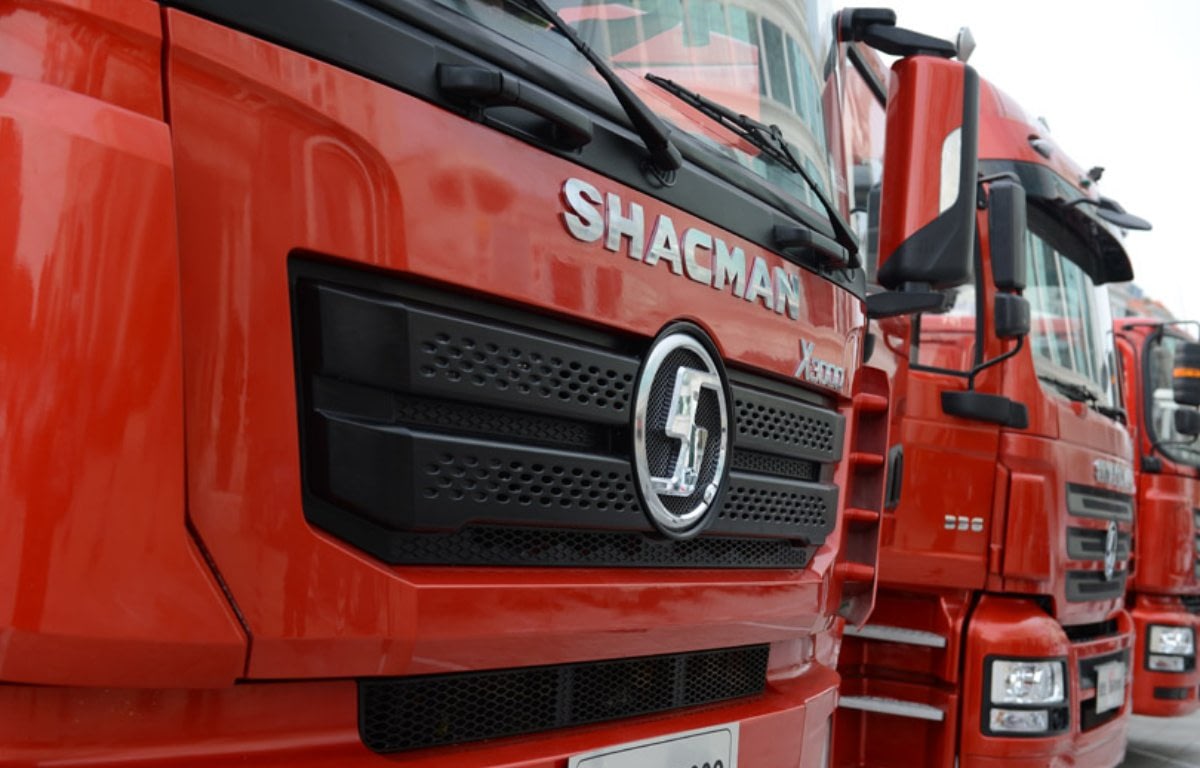 Imagem ilustrativa da notícia: Shacman ensaia retorno ao Brasil com caminhões a GNL
