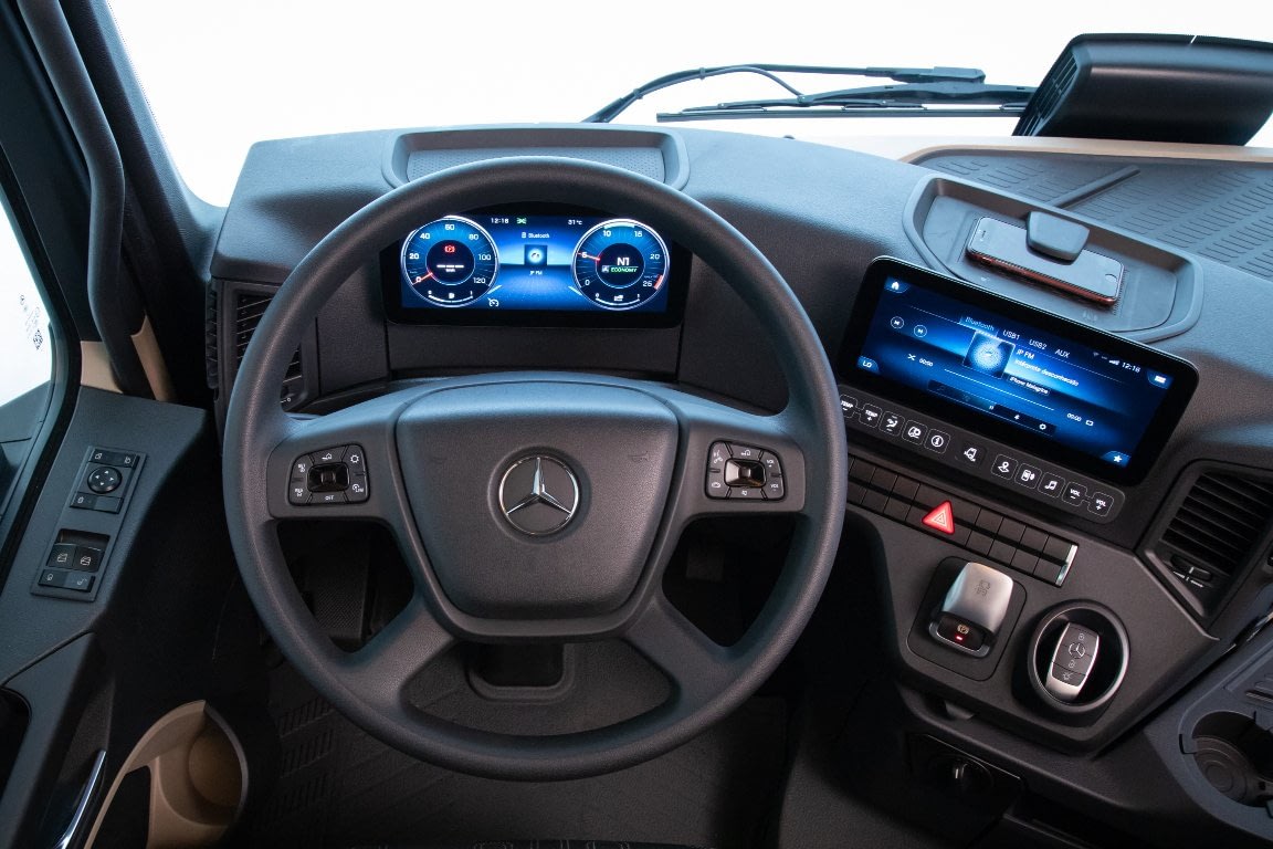 Imagem ilustrativa da notícia: Tecnologia é a aposta da Mercedes-Benz no novo Actros