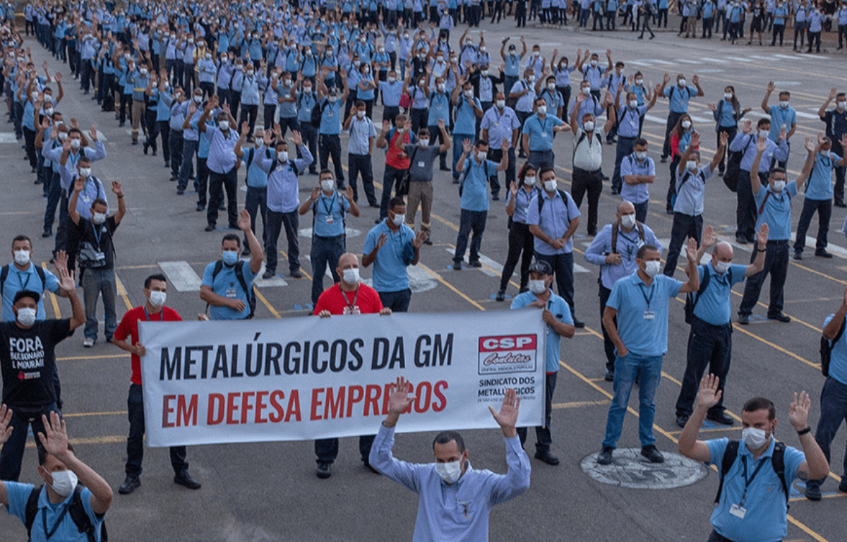 Imagem ilustrativa da notícia: Trabalhadores da GM aprovam layoff em São José dos Campos