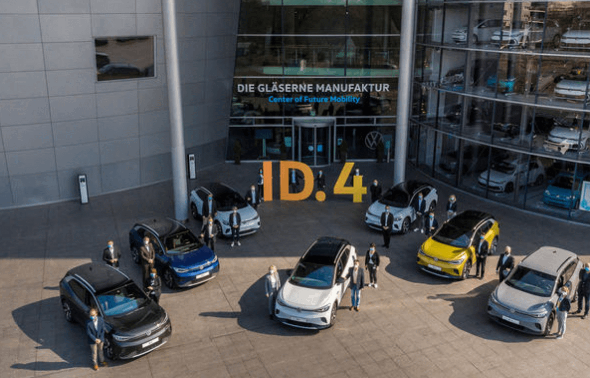 Imagem ilustrativa da notícia: Volkswagen entrega primeiros elétricos ID.4 na Alemanha