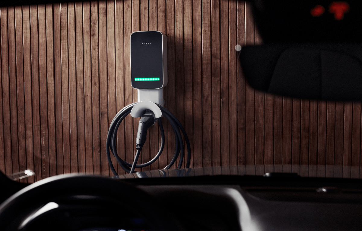 Imagem ilustrativa da notícia: Volvo Car lança carregador de bateria no Brasil