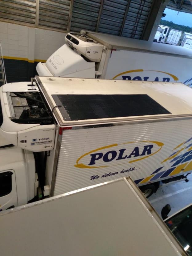 Imagem ilustrativa da notícia: DHL instala paineis solares em caminhões para captar energia durante o transporte