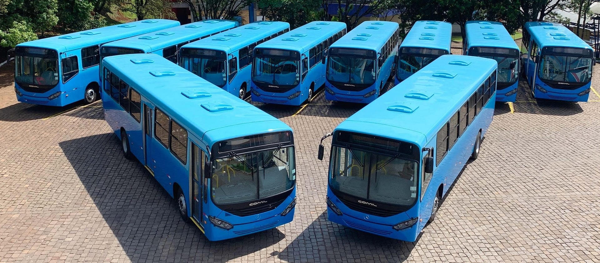 Imagem ilustrativa da notícia: Mercedes-Benz e Comil exportam dez ônibus para a Gâmbia