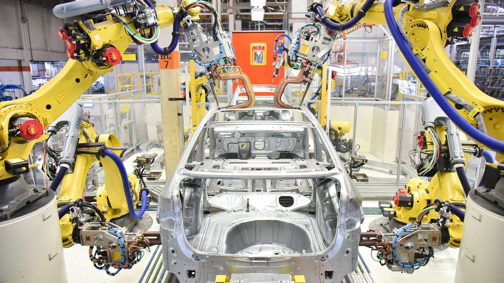 Imagem ilustrativa da notícia: Falta de peças faz Volkswagen reduzir jornada e salários
