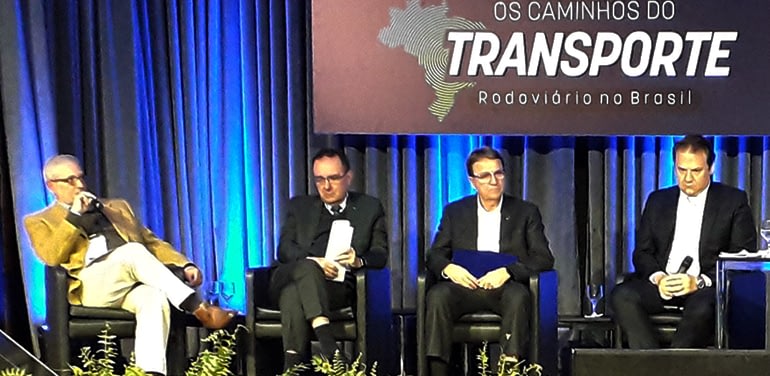 Imagem ilustrativa da notícia: Fabricantes de caminhões e de  implementos reafirmam projeções de empate com 2021