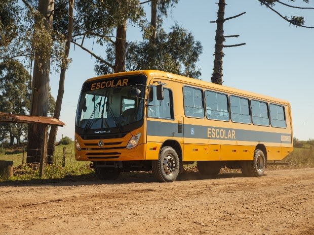 Imagem ilustrativa da notícia: VW Caminhões e Ônibus fornecerá 2,3 mil ônibus para o Caminho da Escola