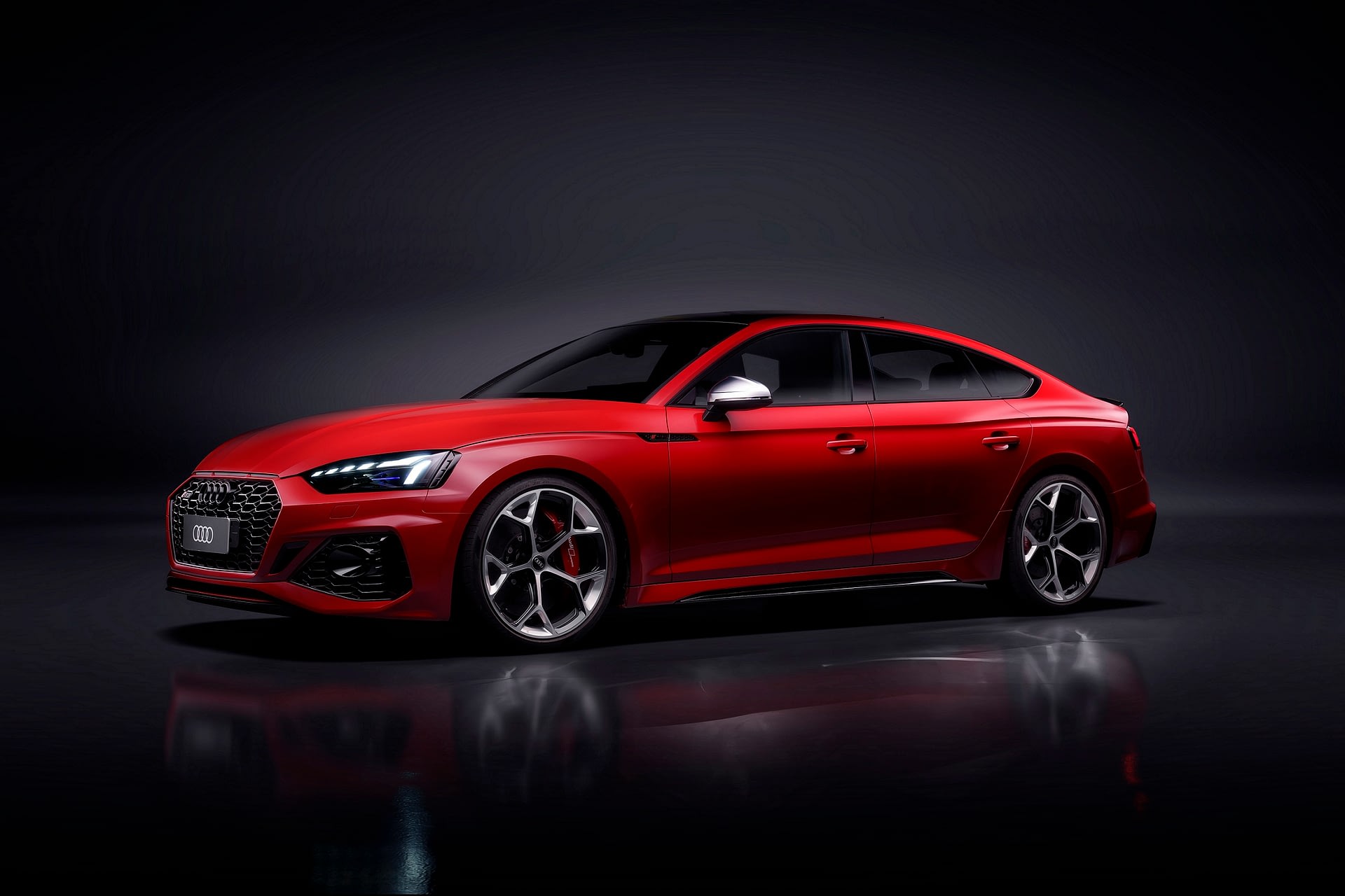 Imagem ilustrativa da notícia: Audi RS5 Sportback entra em pré-venda por R$ 850 mil