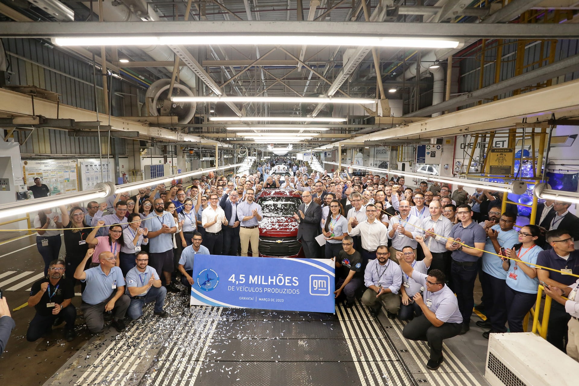 Imagem ilustrativa da notícia: GM celebra marca de 4,5 milhões de veículos produzidos em Gravataí