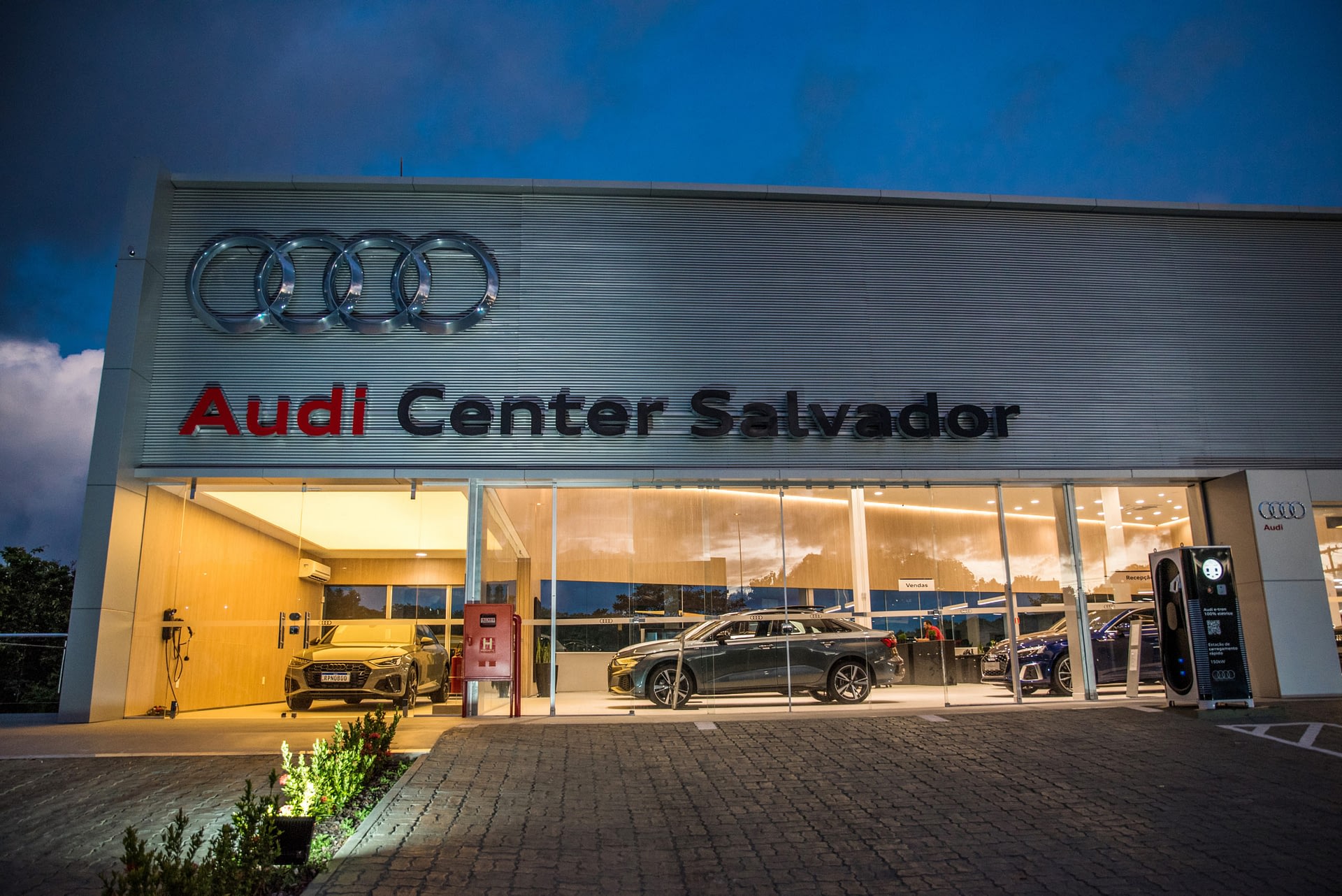 Imagem ilustrativa da notícia: Nas concessionárias e nas estradas Audi investe para retirar CO2 do sistema