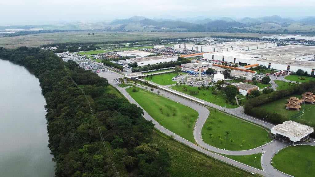 Imagem ilustrativa da notícia: Fábrica da VW Caminhões e Ônibus em Resende passa a usar energia elétrica 100% limpa