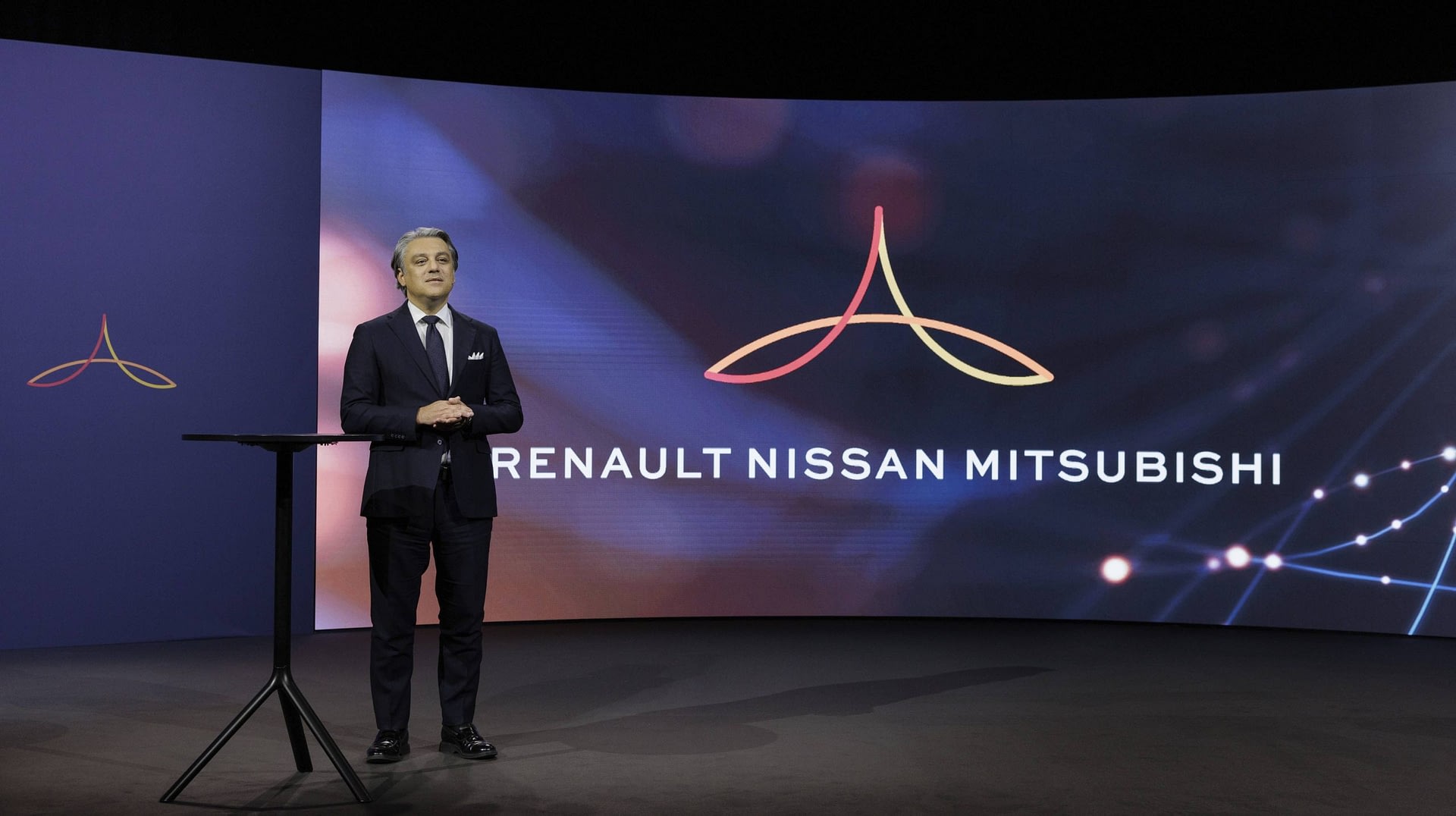 Imagem ilustrativa da notícia: Nissan e Renault retomam Aliança equilibrando as forças na parceria