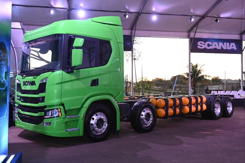 Imagem ilustrativa da notícia: Scania lança caminhão movido a gás com autonomia de 900 quilômetros