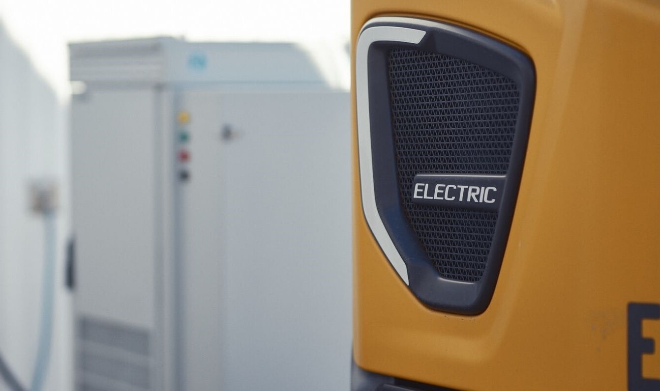Imagem ilustrativa da notícia: Volvo CE publica protocolo de carregamento elétrico