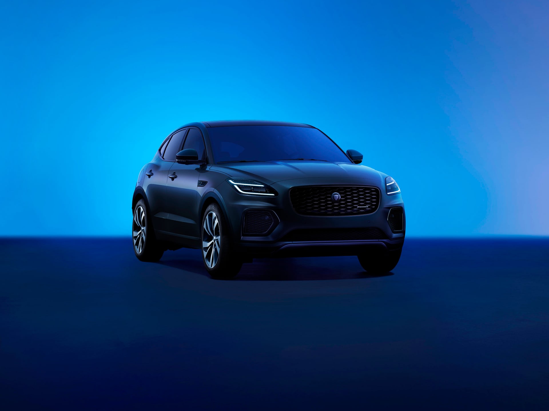 Imagem ilustrativa da notícia: JLR suspende importação de modelos da Jaguar até 2026