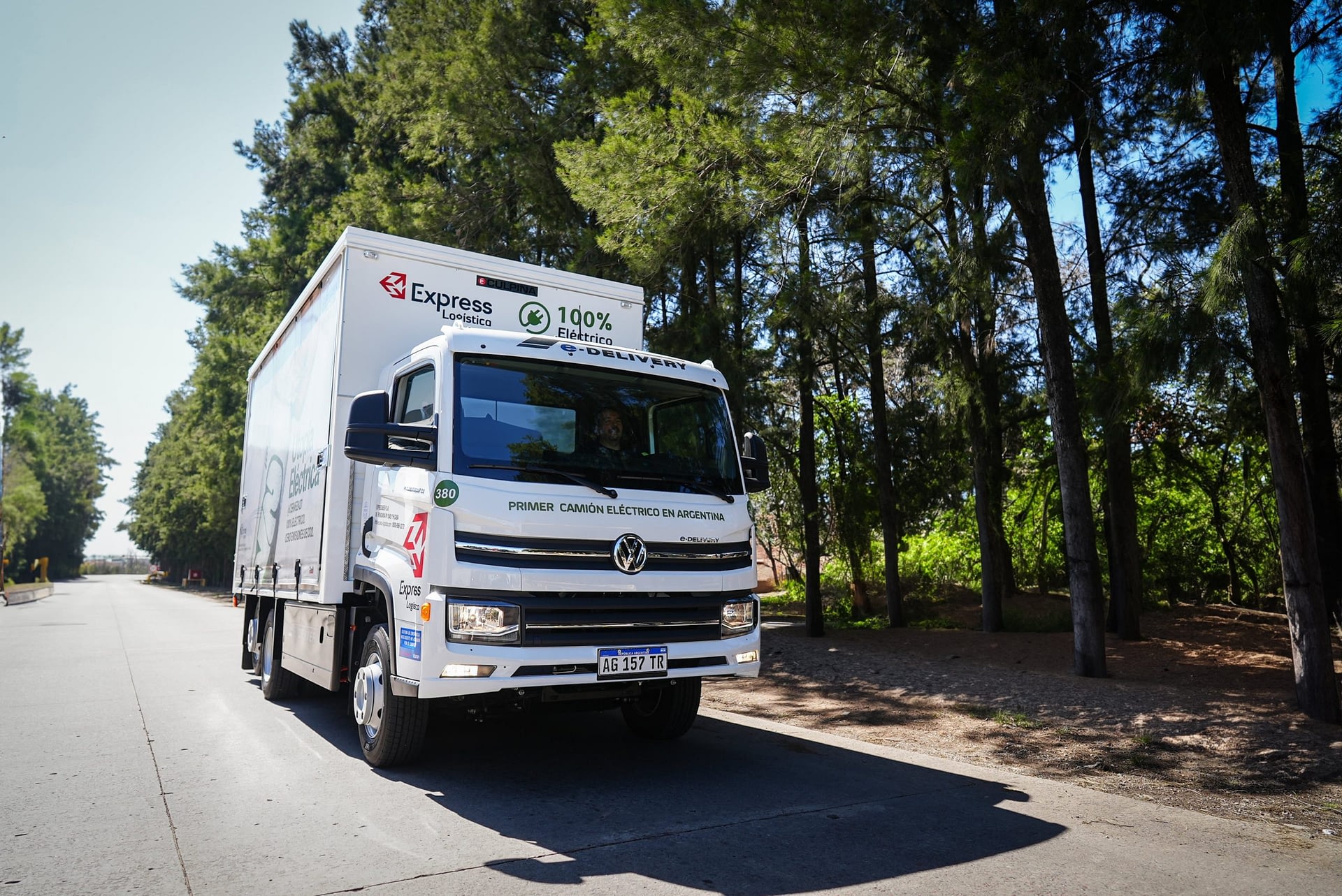 Imagem ilustrativa da notícia: VW Caminhões e Ônibus entrega primeiro e-Delivery na Argentina