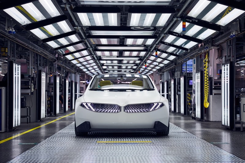 Imagem ilustrativa da notícia: Fábrica da BMW em Munique produzirá só elétricos a partir de 2027