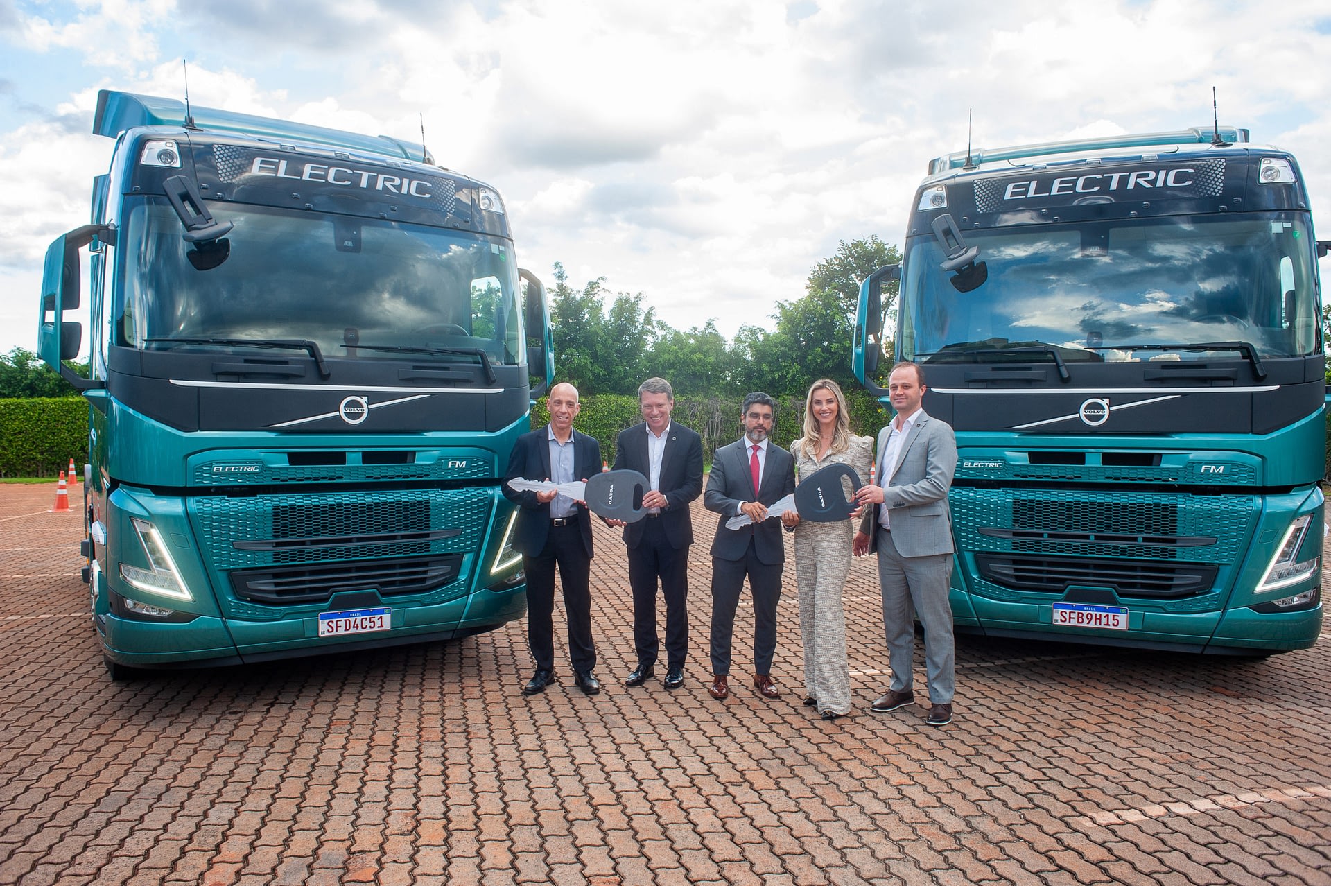 Imagem ilustrativa da notícia: Governo autoriza início de testes com caminhões elétricos pesados Volvo