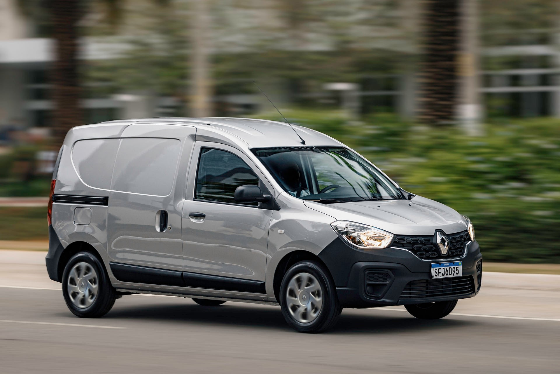 Imagem ilustrativa da notícia: Renault inicia testes do novo Kangoo com grandes empresas nacionais