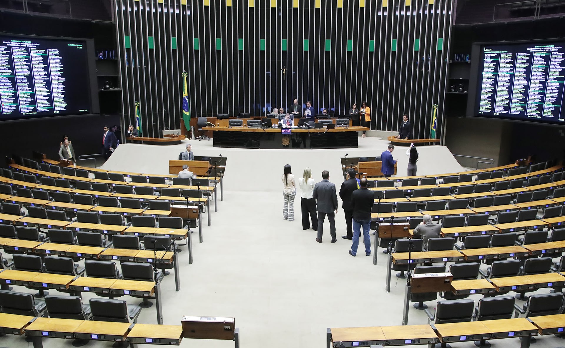 Imagem ilustrativa da notícia: Mover fica fora da pauta da Câmara e setor tem apreensão com prazo