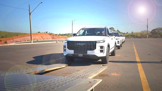 Imagem ilustrativa da notícia: Primeiras unidades do SUV Jaecoo 7 desembarcam no Brasil