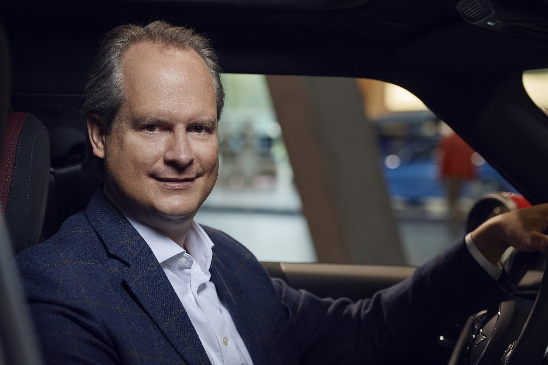 Imagem ilustrativa da notícia: BMW seguirá produzindo e desenvolvendo carros a combustão