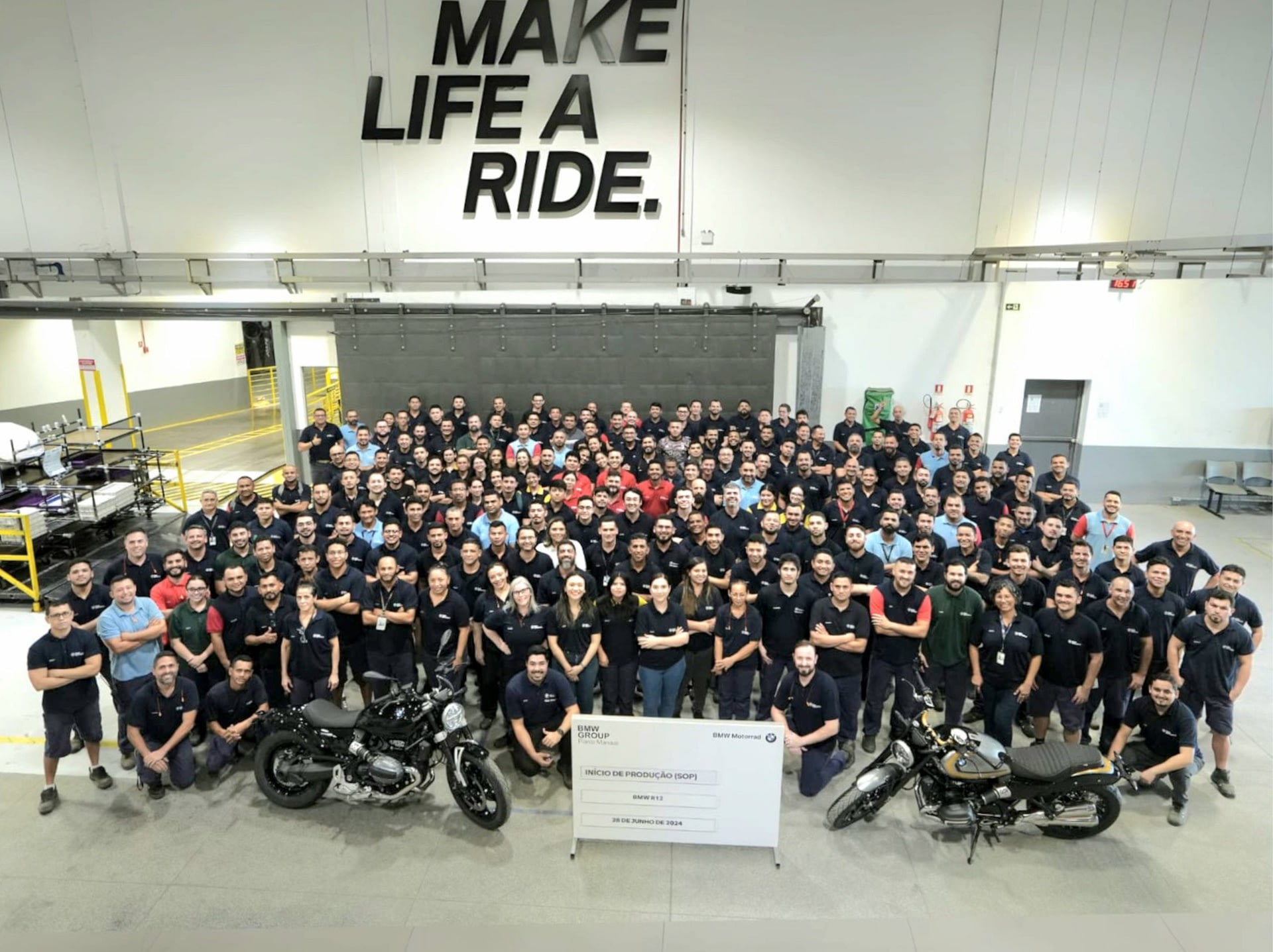 Imagem ilustrativa da notícia: BMW Motorrad inicia produção da motocicleta R 12 no Brasil