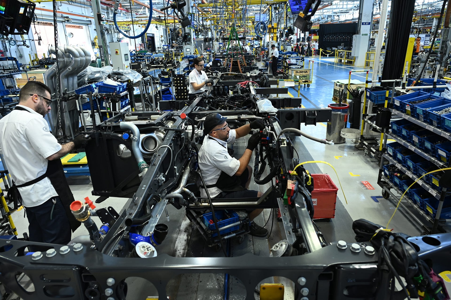 Imagem ilustrativa da notícia: Produção de chassis de ônibus avança 2% em 2025 