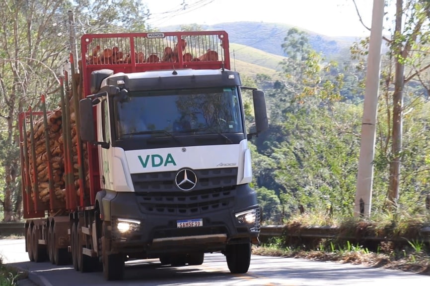 Imagem ilustrativa da notícia: Mercedes-Benz vende 36 caminhões para operação florestal da VDA