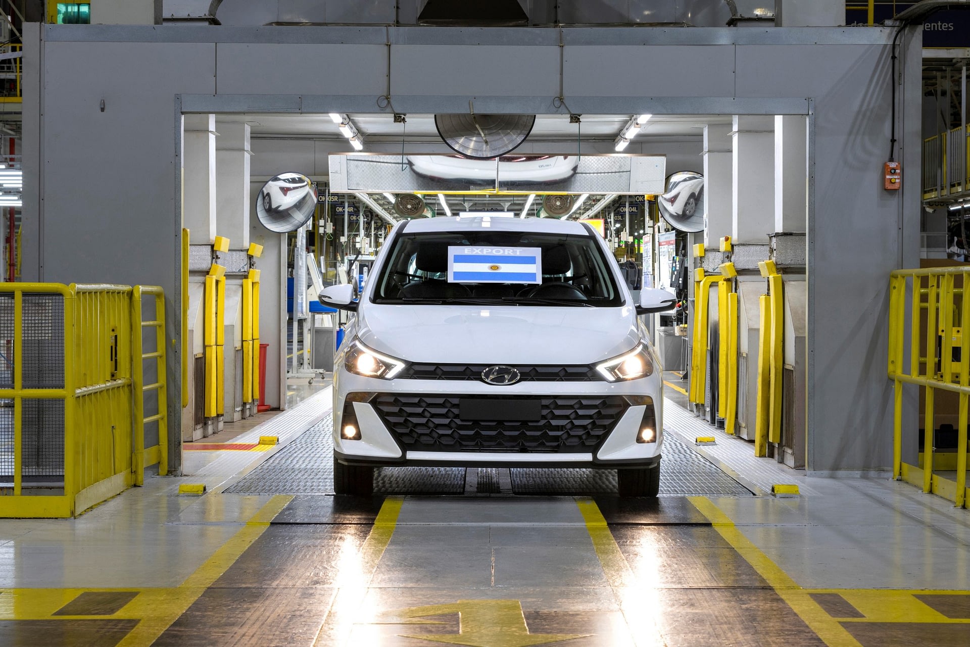 Imagem ilustrativa da notícia: Hyundai inicia exportação do HB20 para a Argentina