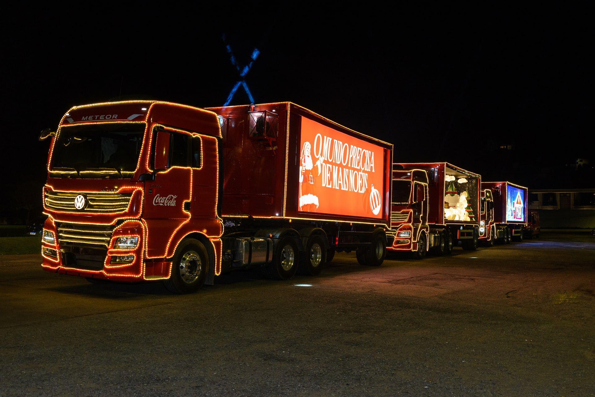 Imagem ilustrativa da notícia: VW Caminhões e Ônibus marca presença na caravana de Natal da Coca-Cola