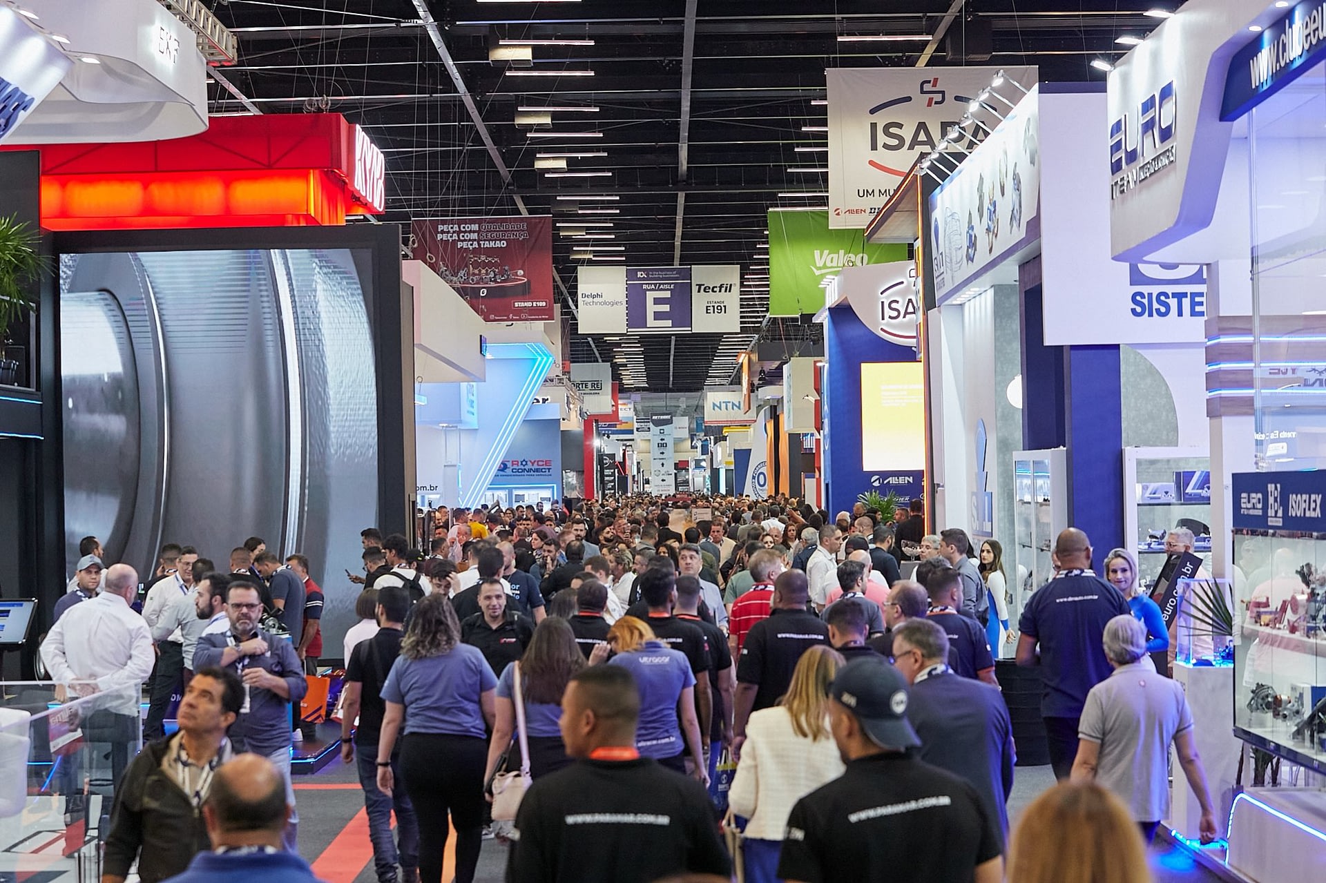 Imagem ilustrativa da notícia: Automec registra aumento de 20% na presença de empresas estrangeiras