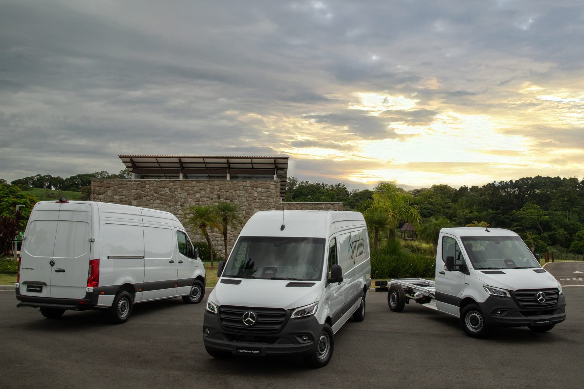 Imagem ilustrativa da notícia: Mercedes-Benz eSprinter desembarca no Brasil com linha completa