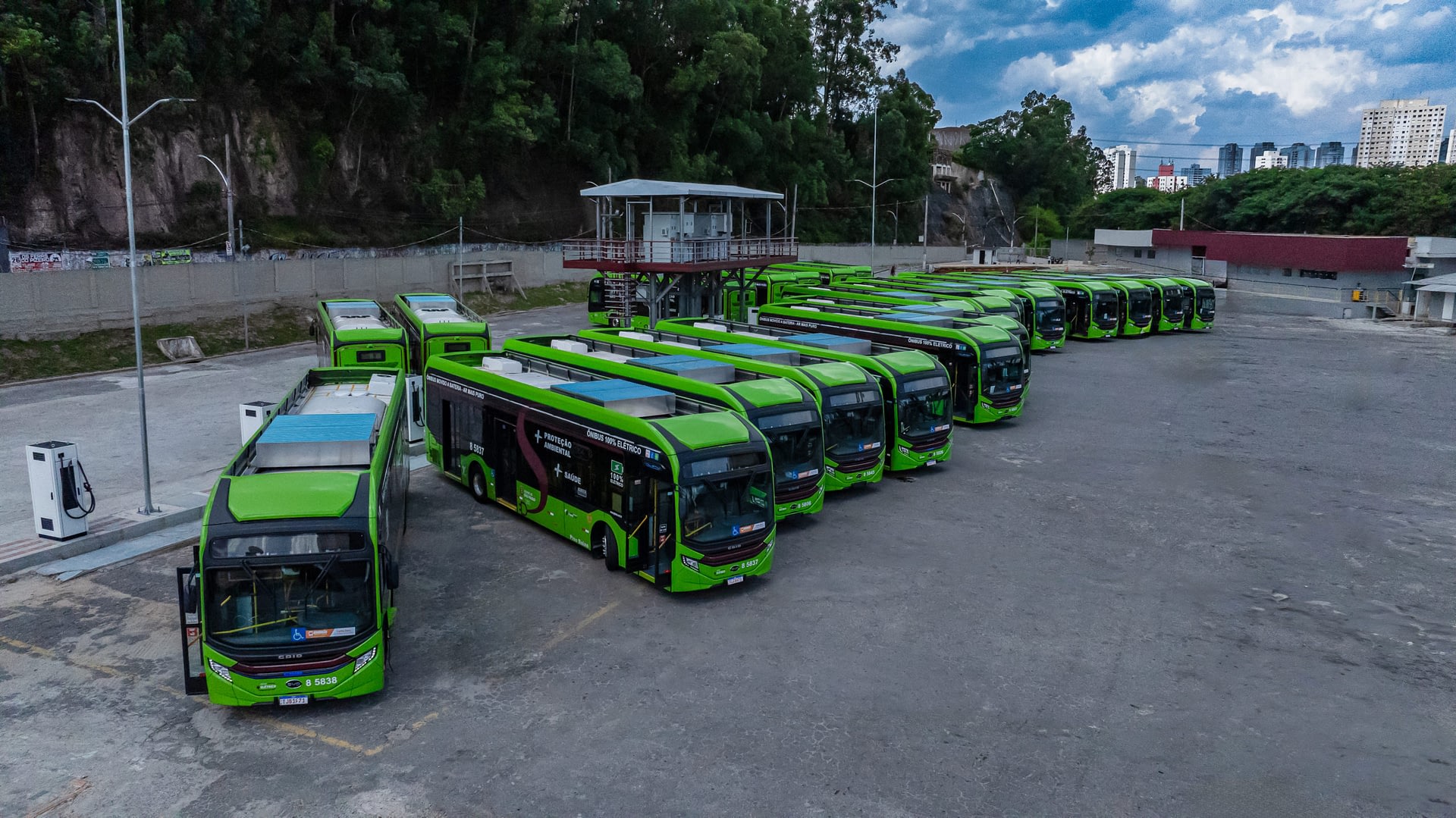 Imagem ilustrativa da notícia: BYD entrega sessenta ônibus elétricos para frota de transporte urbano em São Paulo