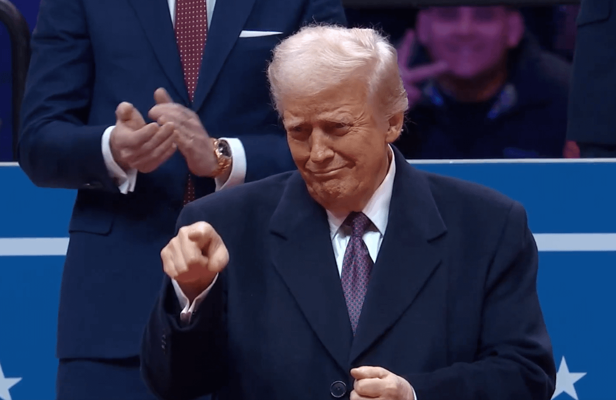 Imagem ilustrativa da notícia: Trump recua e isenta montadoras de tarifa de 25% por um mês
