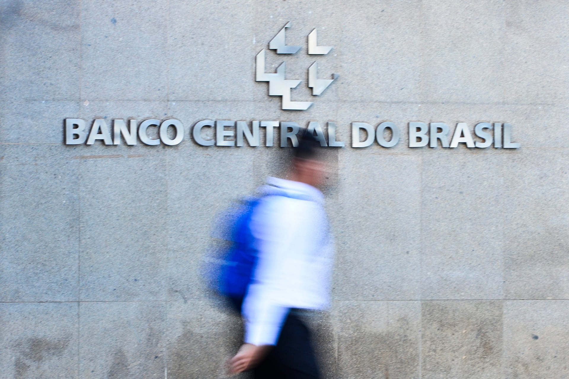 Imagem ilustrativa da notícia: Juro para financiamentos de veículos sobe ao maior índice desde 2023