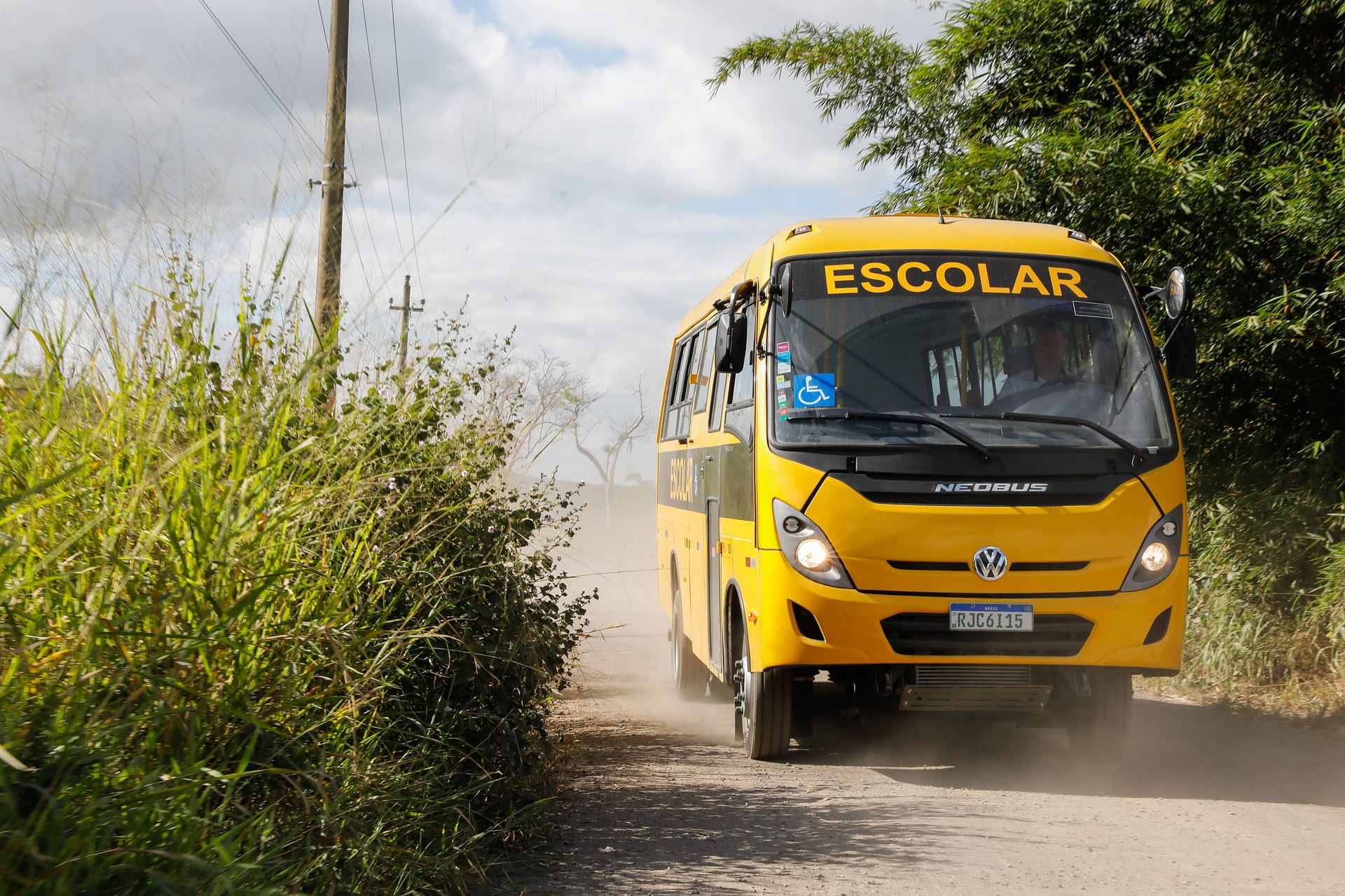 Imagem ilustrativa da notícia: VW Caminhões e Ônibus negocia 550 veículos para Caminho da Escola