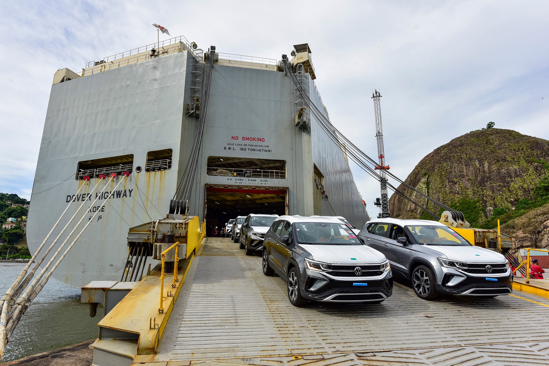 Imagem ilustrativa da notícia: Volkswagen inicia importações pelo porto de Vitória