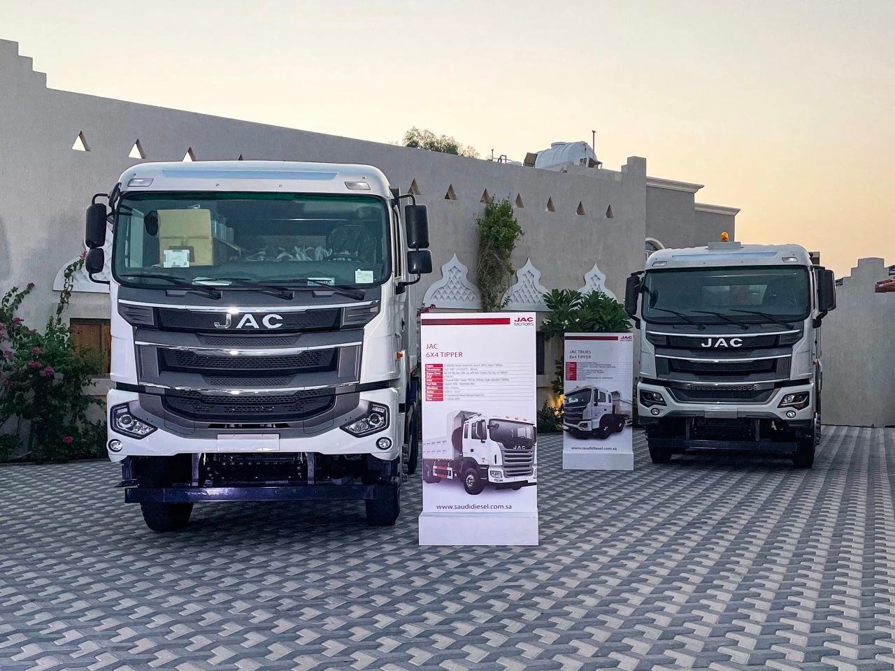 Imagem ilustrativa da notícia: Jac Motors importa caminhões em operação independente