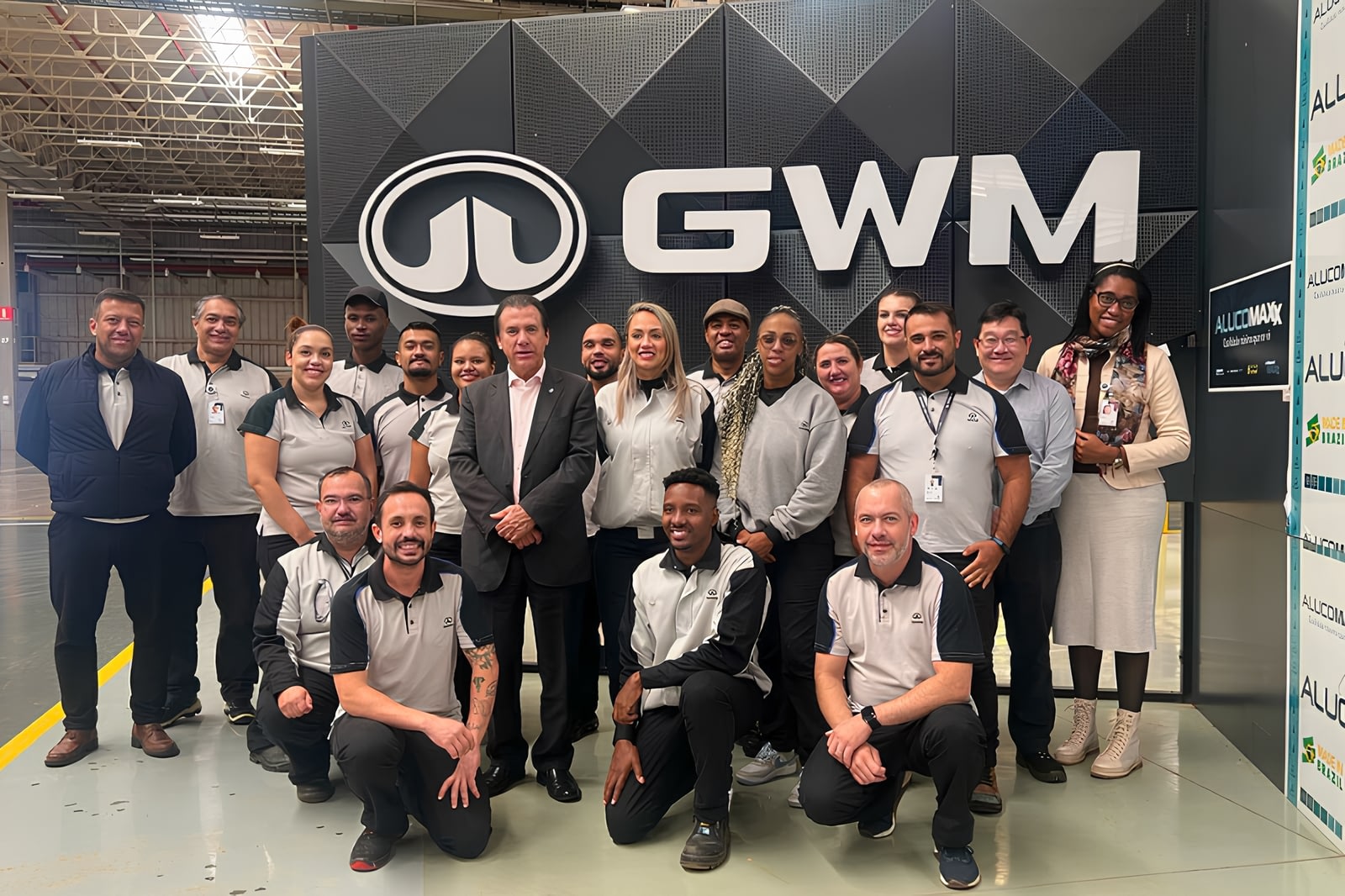 Imagem ilustrativa da notícia: Ministro Luiz Marinho visita a fábrica da GWM em Iracemápolis