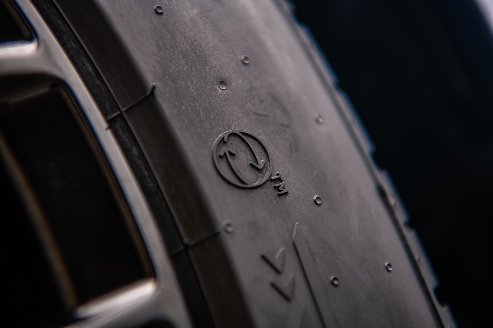 Imagem ilustrativa da notícia: Pirelli lança primeiro pneu de produção em série com 70% de itens sustentáveis