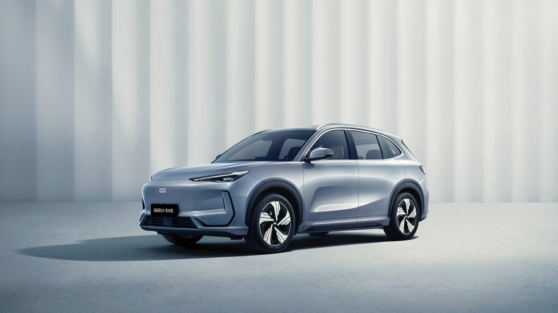 Geely EX5 entra em pré-venda com preço promocional a partir de R$ 195,8 mil