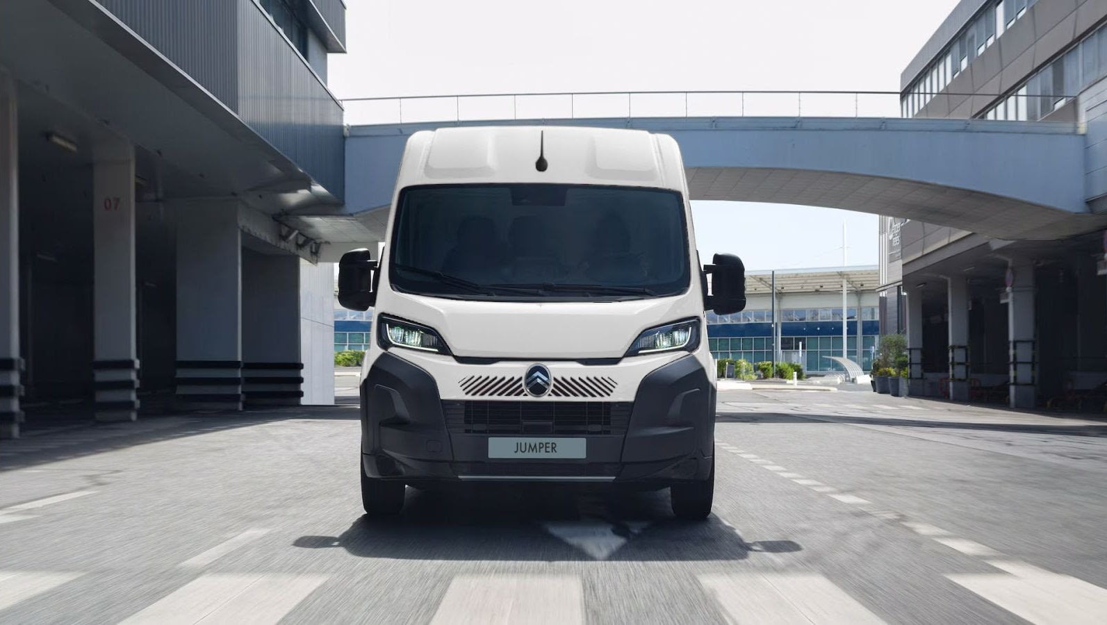 Imagem ilustrativa da notícia: Citroën Jumper 2026 traz novo motor e visual renovado